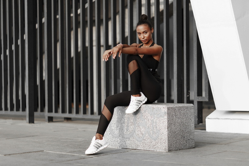 leggings, 500px, white shoes, ponytail, women, ebony, model, fitness model, brunette, 1080P, looking at viewer