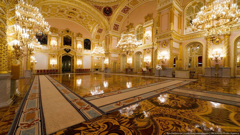 wealth, luxury, ornate, tourism, kremlin, building, hall, palace, inside, architectural column, fresco, mural, architecture, travel, place of worship, gold colored