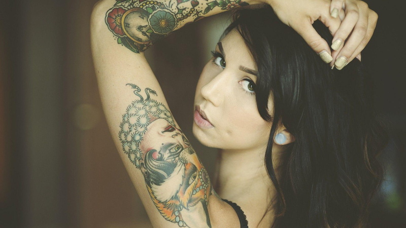 woman, carnival, left, 1920x1080, shoulder, girls, 1080P, brunette, arm, tattoo, mask, human, head