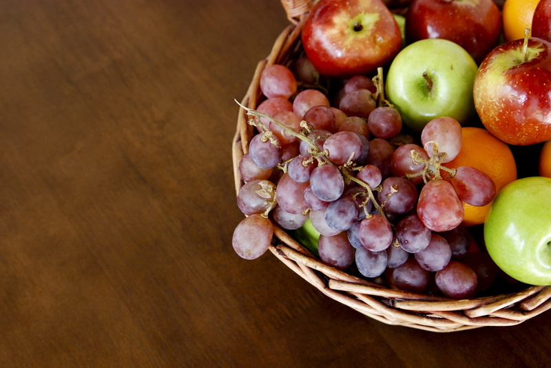 bowl, healthy Eating, 1080P, still life, purple, food, fruits, mace, fruit, high angle view, close-up, fruit basket, container, nature, grape, wellbeing
