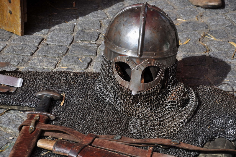 history, sports equipment, gisors, knight armor, side of mesh, sport, architecture, high angle view, france history, armor, chivalry, knight - person, weapon