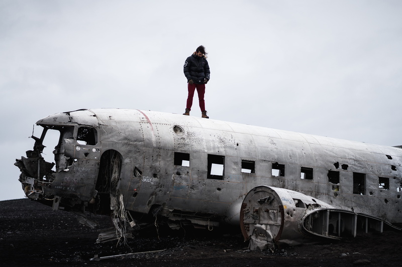 accidents and disasters, man, explore, crash, sky, people, outdoors, aircraft, clothing, men, 5K, broken, mode of transportation, derelict, obsolete, run-down