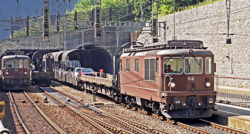 public transportation, tunner, south side, conversion, mode of transportation, auto embarkation, power supply, brown, rail transportation, station, railroad track