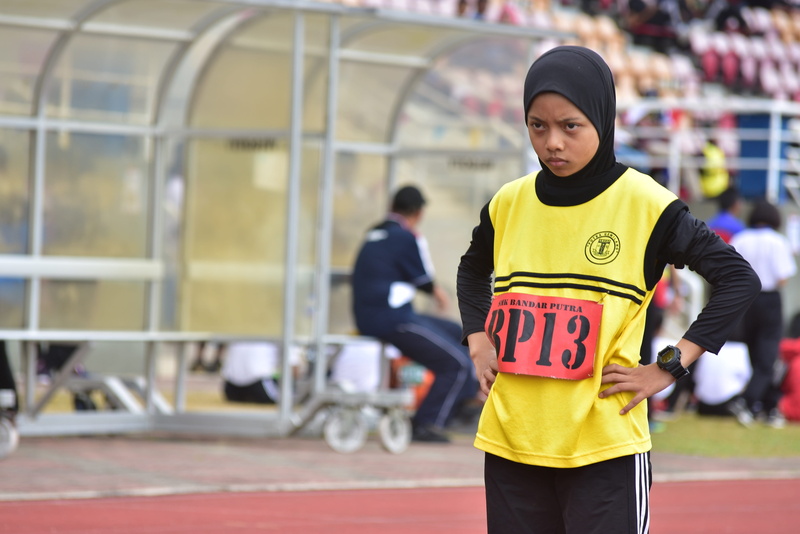stadium, run, female, athlete, girl, people, focus on foreground, uniform, event, real people, sports, three quarter length, runner, racetrack, day, incidental people