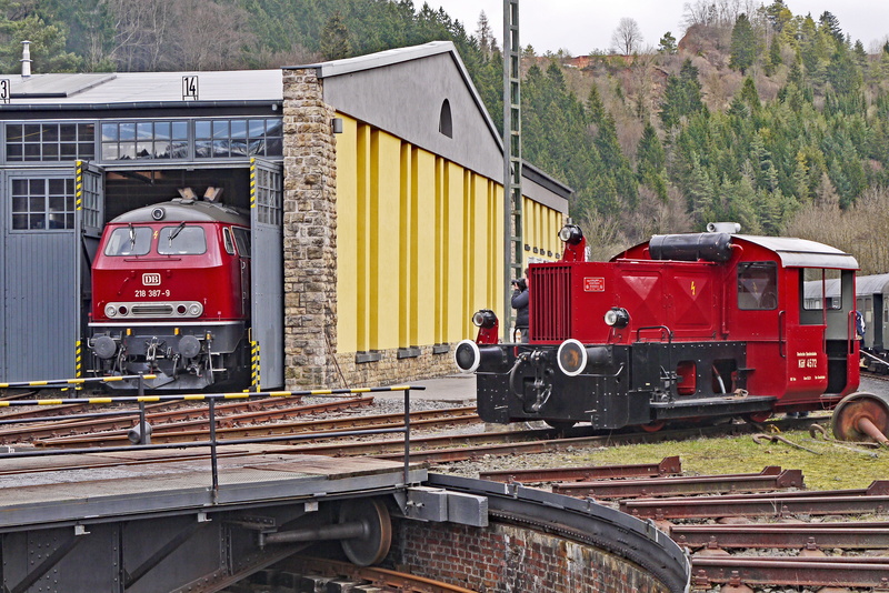 mode of transportation, land vehicle, diesel locomotives, track, train - vehicle, hub, shunting yard, locomotive, br 218, railroad track, pit, gerolstein