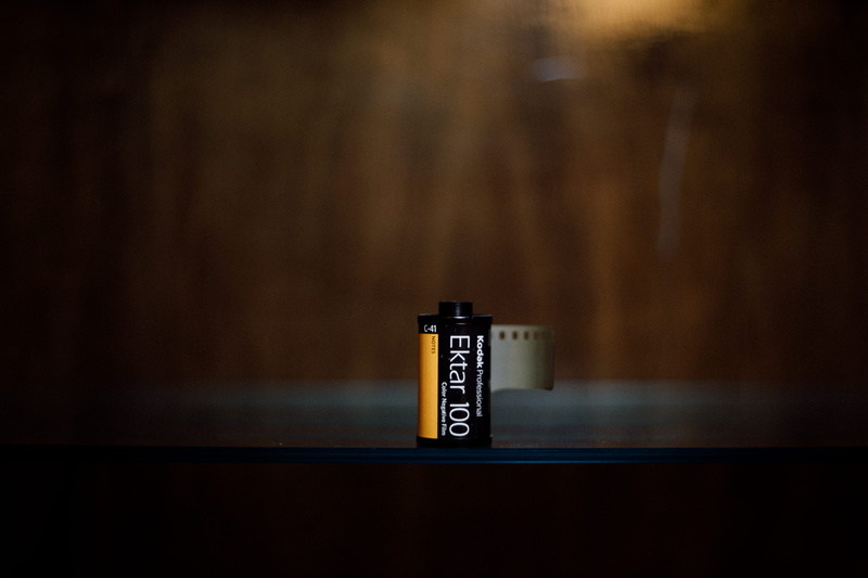 classic, copy space, wood, no people, large group of objects, ektas, close-up, iso, single object, brown, ektar, old, kodak, indoors, equipment, business