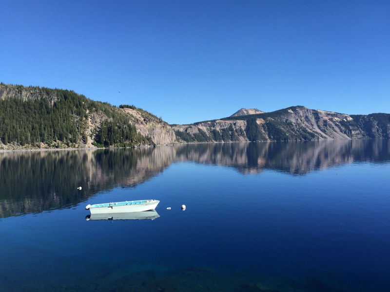 day, transportation, blue, mountain, no people, outdoors, water, floating on water, 2K, mode of transportation, tree, crater lake, tranquil scene, beauty in nature