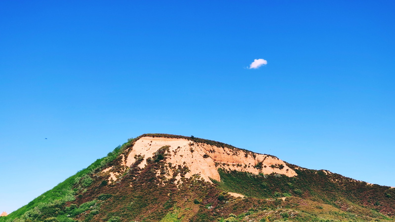 scenery, naturaleza, rock, outdoors, 4K, day, hill, land, spain, tranquil scene, plant, low angle view, carucedo, formation, cv-191-14, promontory, mountain peak