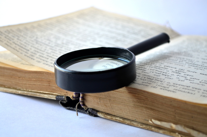 the media, 4K, learning, search, magnifying, studio shot, two objects, document, education, no people, close-up, magnifying glass, lookup, black, communication
