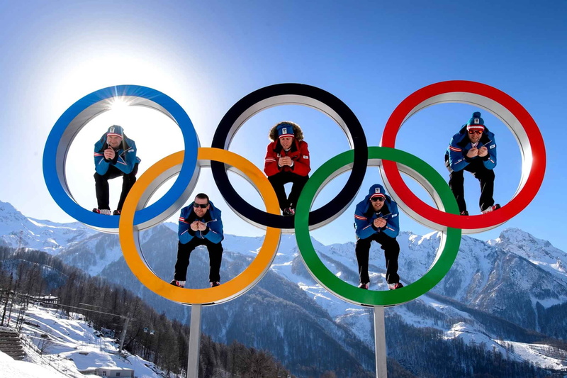 adult, day, shape, females, mature men, teamwork, mountain, cold temperature, geometric shape, sport, lifestyles, real people, young men, olympics, snow