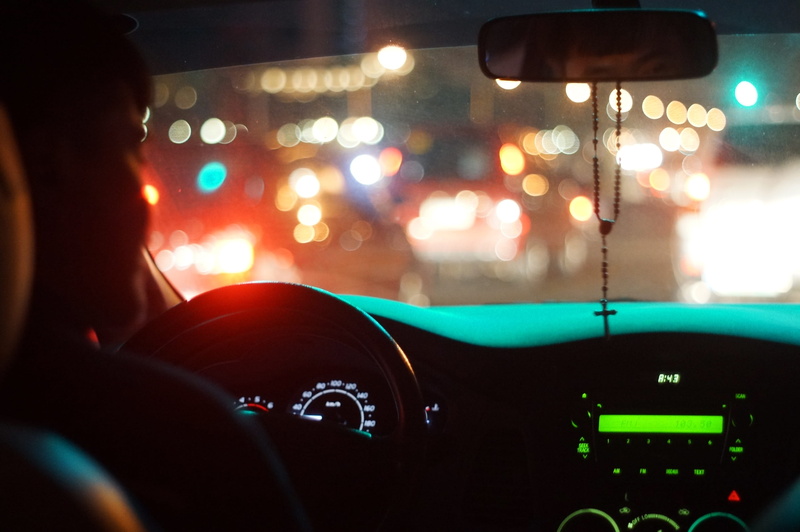 mode of transportation, close-up, car interior, driving, dashboard, vehicle interior, Driver, commute, 2K, Night, glass - material, Seat, man, rear-view mirror
