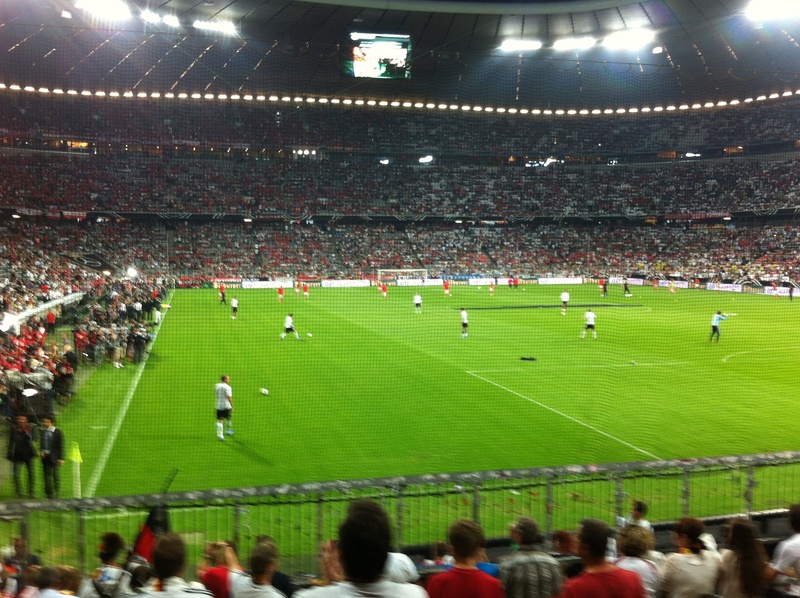 spectator, stadium, sport, large group of people, team sport, men, real people, audience, crowd, soccer field, 2K, group of people, competition, allianz arena