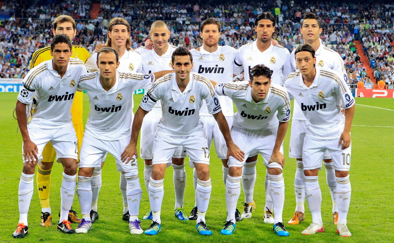 young adult, sport, crowd, madrid, 2K, soccer team, soccer, Football, looking at camera, day, real, stadium, group of people, ronaldo, sports clothing