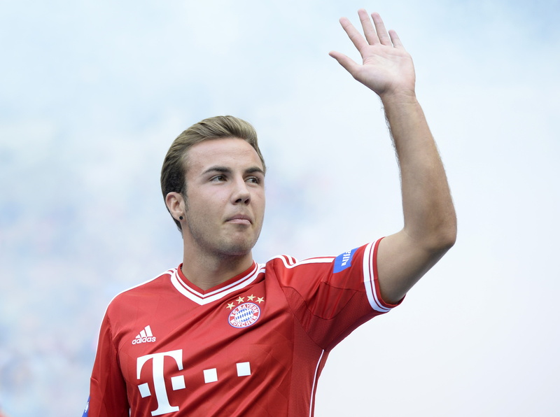 simple background, footballers, Mario Götze, 2K, Bayern Munchen, Germany, soccer