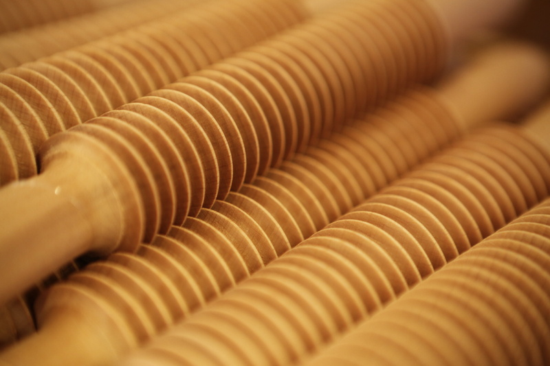 brown, still life, full frame, close-up, hangers, 5K, macro, white, food and drink, textile, selective focus, in a row, repetition, plastic, backgrounds
