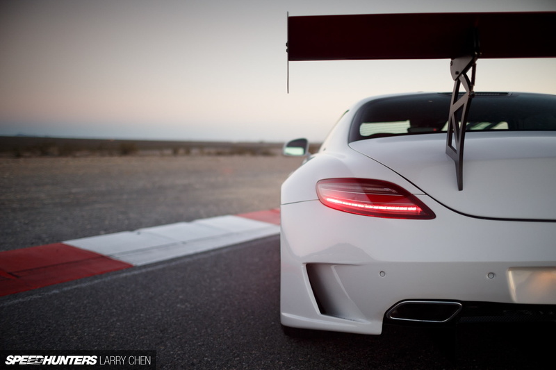 communication, motor vehicle, sky, Mercedes-Benz SLS AMG, Super Car, stationary, 1080P, no people, city, close-up, Mercedes SLS, Mercedes-Benz, car, asphalt