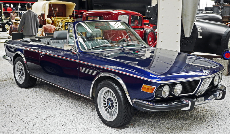 street, leather, oldtimer, cabriolet, stationary, mode of transportation, transportation, day, no people, sporty, nostalgia, incidental people, exhibit