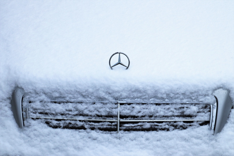 buried, cold, no people, vehicle, outdoors, daimler, architecture, the prospect of, cold temperature, winter, winter dream, frost, the background, in white