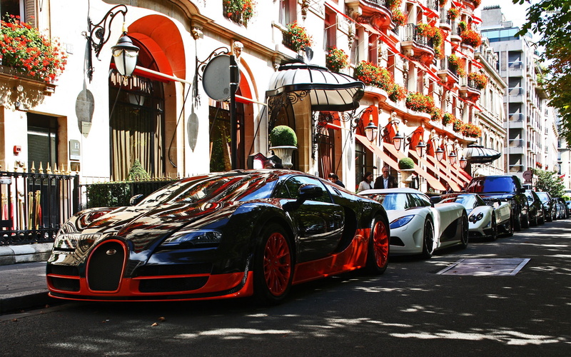 day, structure, city street, built structure, Bugatti, mode of transportation, street, transportation, Pagani, in a row, Bugatti Veyron, motor vehicle