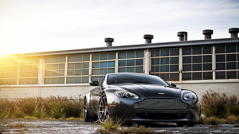 transportation, building, 2K, martin, land vehicle, sky, urban, sunlight, mode of transportation, vehicle, vantage, vintage car, Aston Martin, parking
