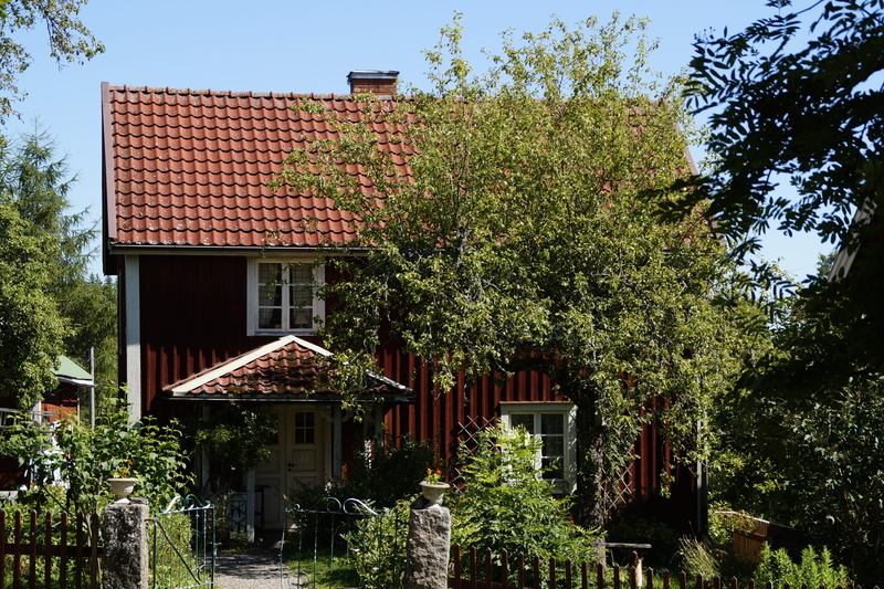 bullerbükinder, building, Location, building Exterior, city, outdoors, bullerbü, sky, childrens book, residential Building, the children of noisy village