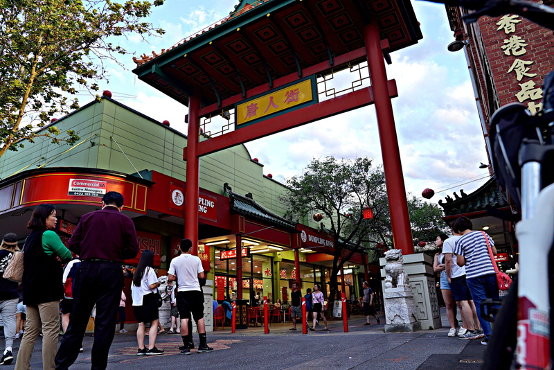 noisy, crowd, place of worship, tourism, outdoors, religion, building exterior, gate, real people, large group of people, architecture, built structure