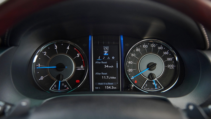 panel, black, analog, photo, Toyota Fortuner, instrument cluster, motorcycle, cluster, 4K, instrument, white