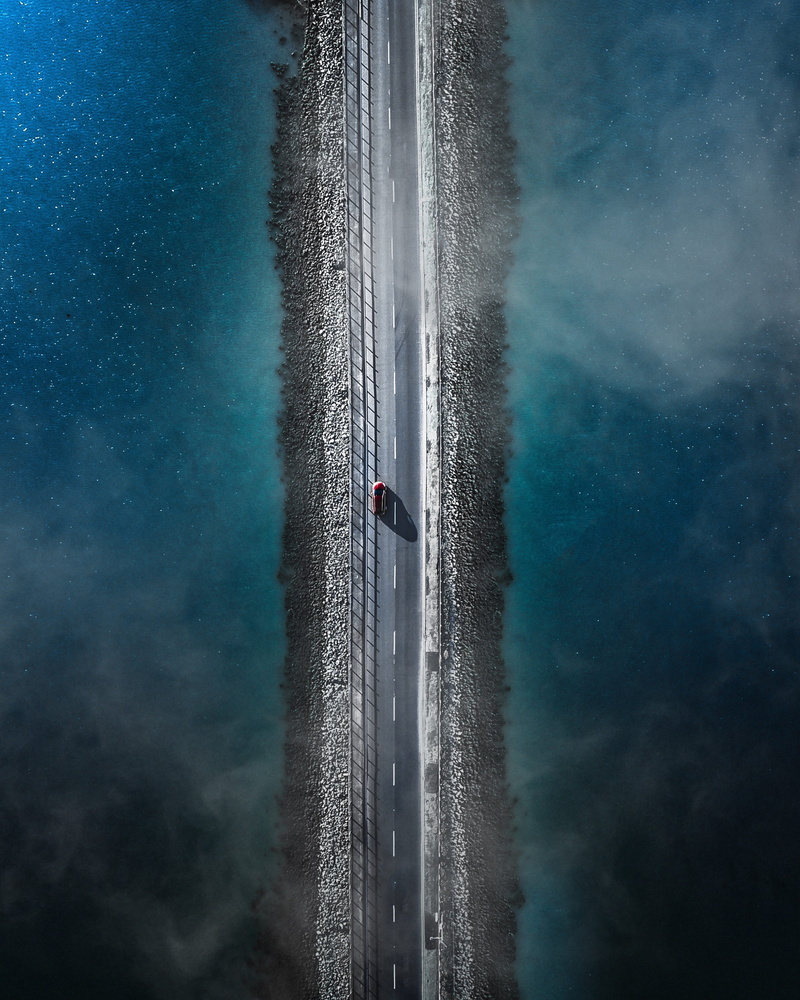 s, leisure activity, transport, aerial view, birdseye, sport, day, motion, photo, along, ocean, birds eye view, looking down, adult, 2K, adventure, sea
