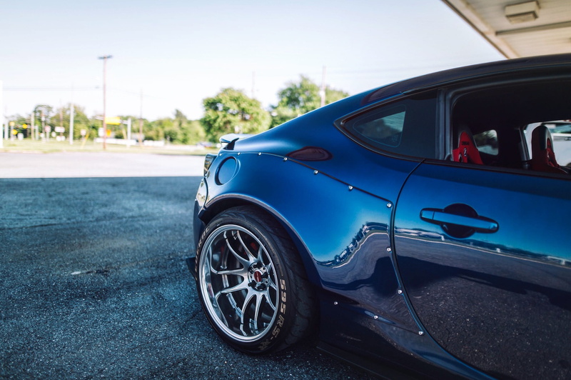 car, clean, corbeau, parking, outdoors, frs, motor vehicle, photo, mode of transportation, gas station, wheel, cars, nature, 1080P, racing, gt86, stationary