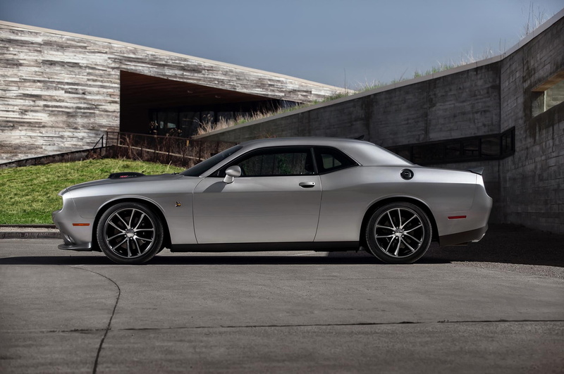 stationary, land vehicle, mode of transportation, garage, rt, no people, motor vehicle, transportation, challenger, dodge, architecture, metal, shaker