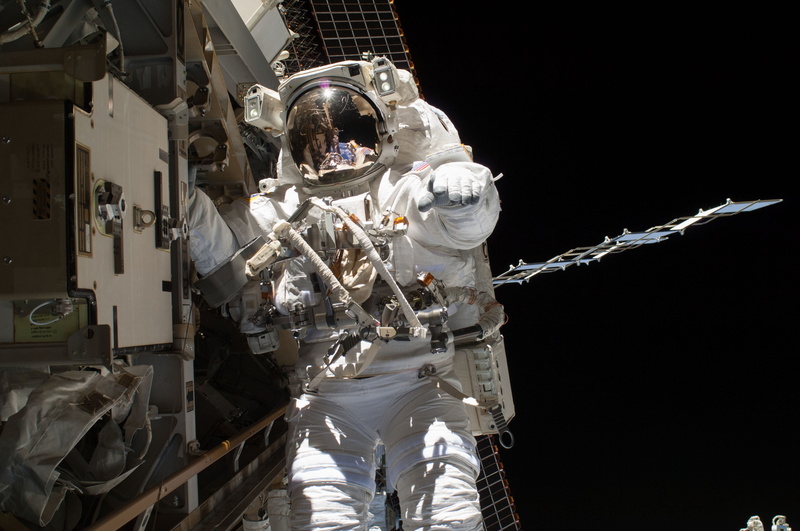 armed Forces, people, protection, tools, silver colored, discovery, astronaut, safety, nATO, working, job, men, tether, metal, space shuttle, extravehicular activity