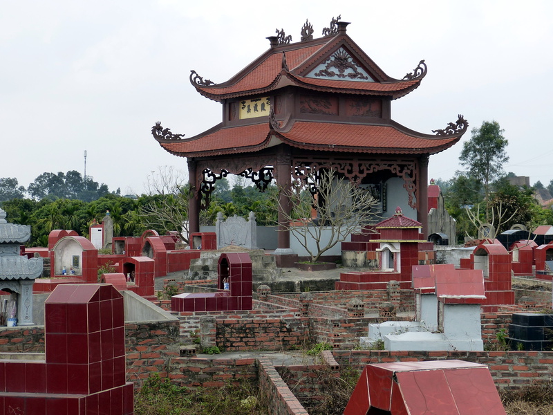 religion, outdoors, building exterior, 4K, building, belief, tree, vietnam, no people, place of worship, plant, spirituality, sky, roof, architecture