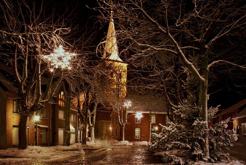bare tree, holy, christmas time, jesus, light, birth, christian, heat, angel, church, tree trunk, landscape, outdoors, atmosphere, star, plant, building exterior