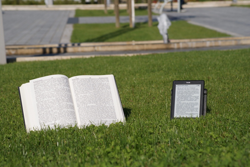 4K, E-Ink, opened, E-Reader, nature, no people, sunlight, green, selective focus, sport, focus on foreground, book, grave, day, lawn, green color, tombstone