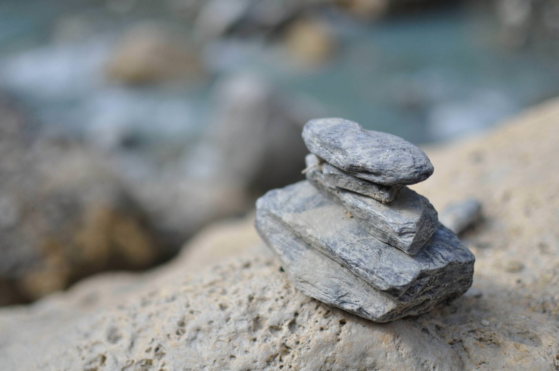 selective focus, pebble, nature, land, stack, strength, rock, gray, stones, balance, stone - object, close-up, focus on foreground, 2K, solid, outdoors