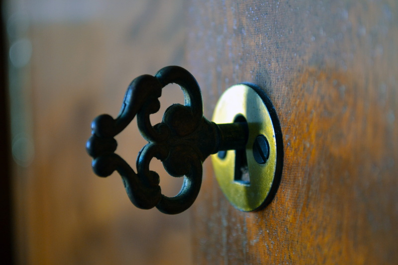 old, wood, metal, no people, house, entrance, weathered, wood - material, rusty, lock, keyhole, privacy, 4K, protection, latch, close-up, focus on foreground