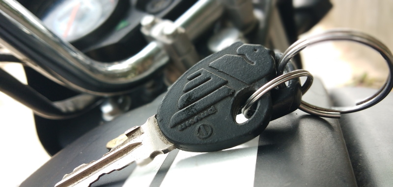 rent, home, still life, transportation, access, silver colored, weights, focus on foreground, close-up, purchase, indoors, symbol, buy, black color, strength