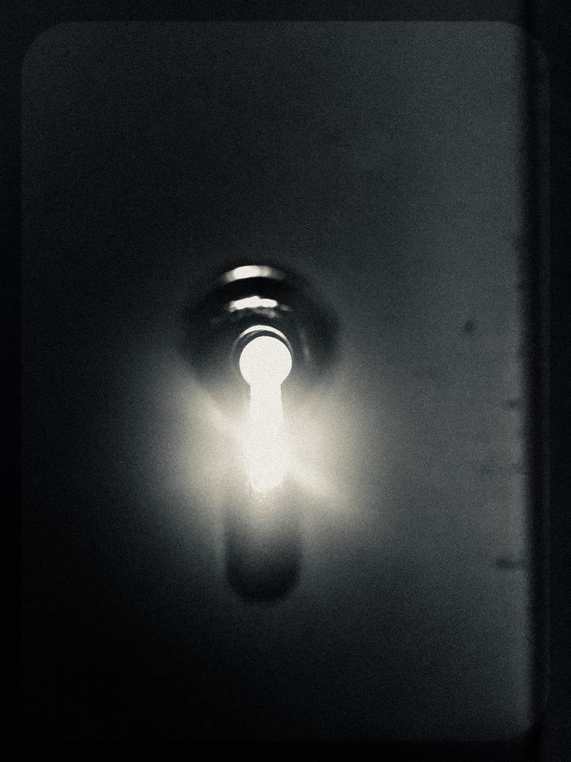 dark, door, grainy, grain, keyhole, electricity, technology, light - natural phenomenon, glowing, light, power supply, 2K, wall - building feature, auto post production filter
