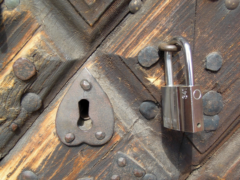 metal, entrance, still life, weathered, bolt, wood - material, indoors, Keyhole, nut - fastener, wood texture, Heart, vintage door, vintage, no people