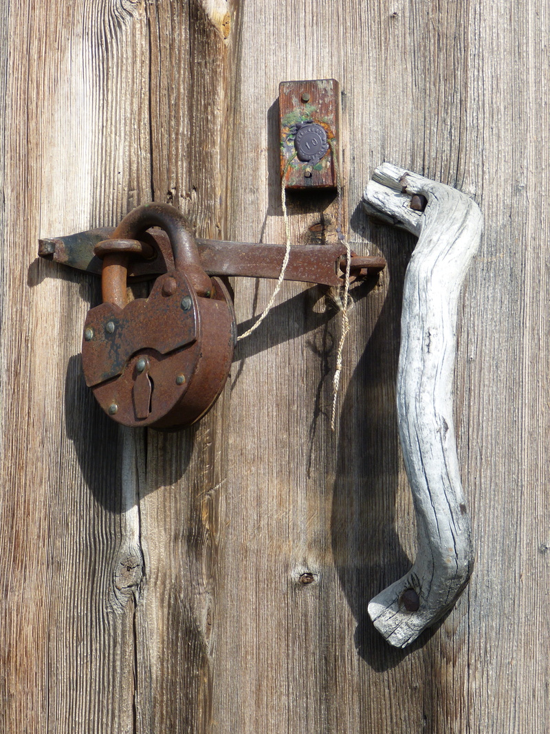 protection, day, wood - material, metal, weathered, wood, entrance, safety, knob, door handle, rusty, close-up, old, scale, outdoors, hanging, latch, capping