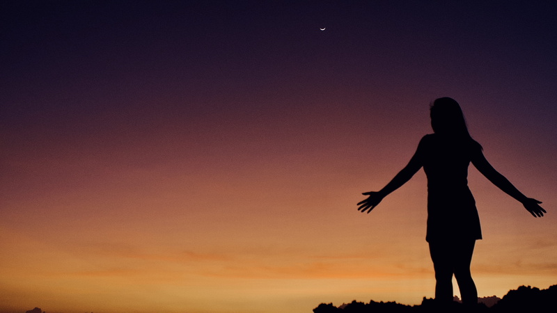 flare, three quarter length, red sky, leisure activities, person, sport, woman, 4K, full length, sunset, leisure activity, real people, dawn, silhouette