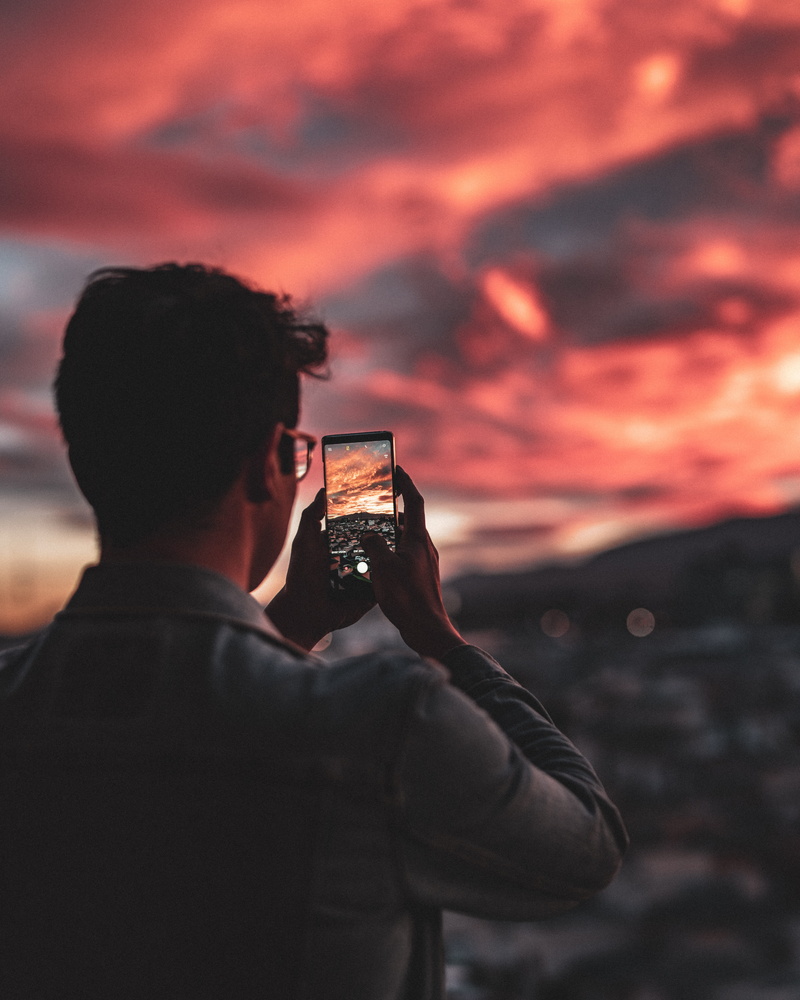 human, electronics, man, flare, rear view, adult, display, light, screen, alcohol, photographing, lcd screen, person, fire, phone, leisure activity, refreshment