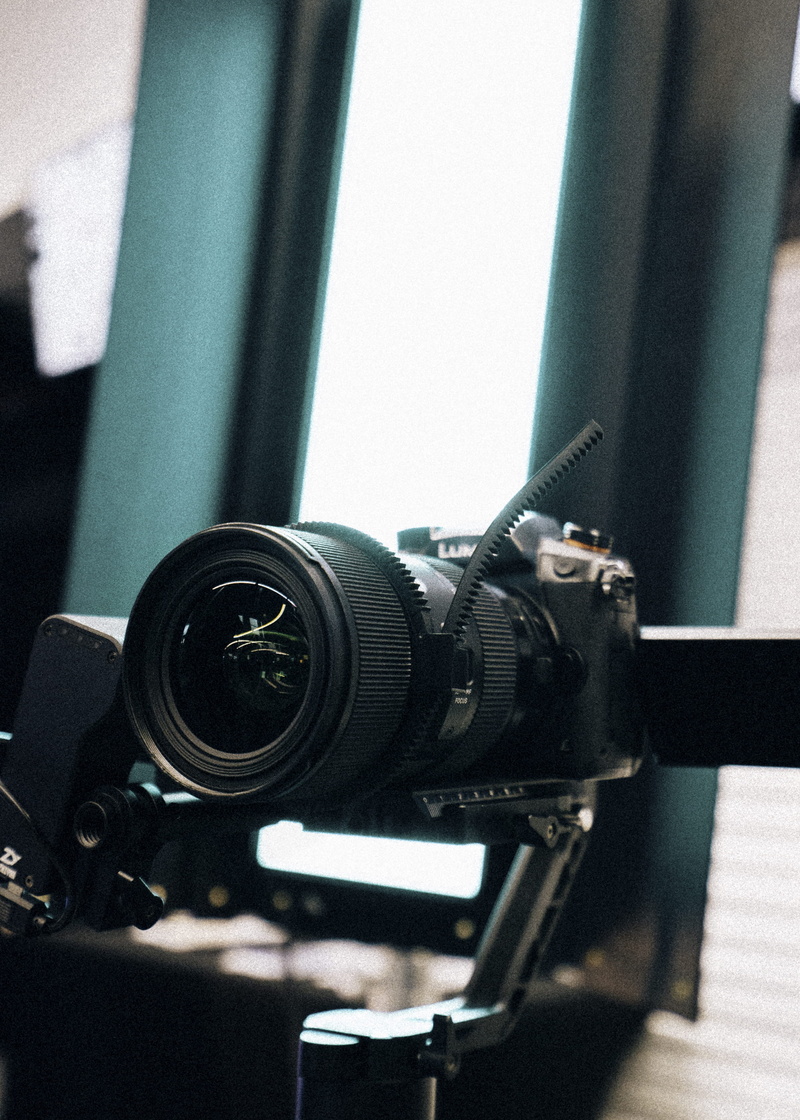 spoke, film production, camera lens, camera, equipment, slr camera, lcd screen, wheel, modern, photography themes, digital camera, no people, display, day