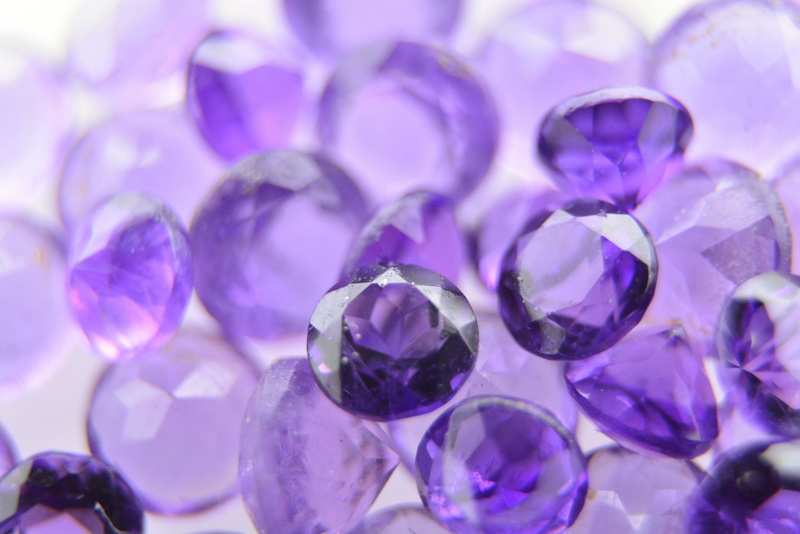 natural, semi-precious gem, amethyst, jewelry, 4K, no people, gem, violet, mineral, precious gem, group of objects, transparent, extreme close-up, wealth