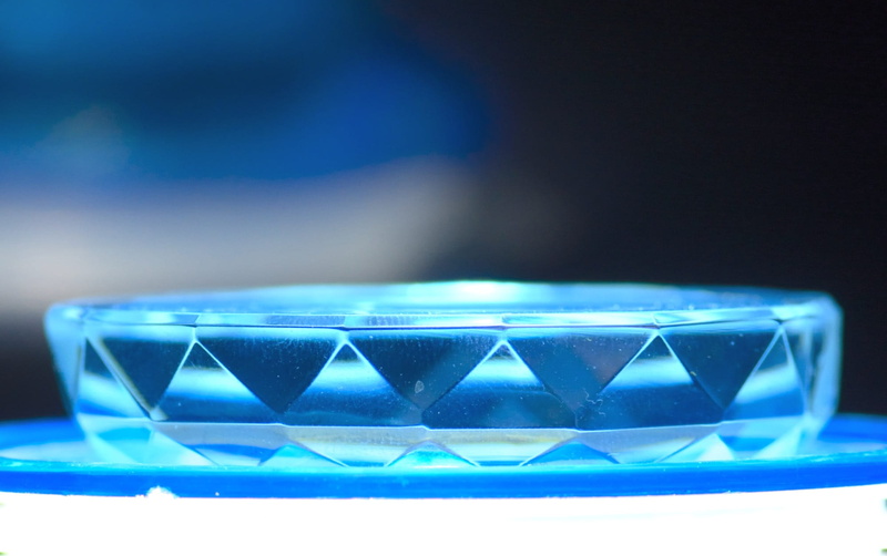 refraction, jewelry, diamond - gemstone, selective focus, 1080P, white, focus on foreground, copy space, pattern, reflection, topaz, precious, luxury