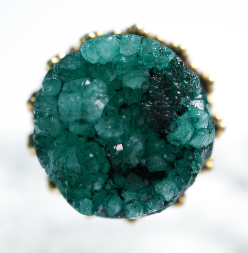 ripe, golden, gold, crystal, food, stone, ring, turquoise colored, geode, single object, precious gem, gemstone, studio shot, 2K, close-up, point, directly above
