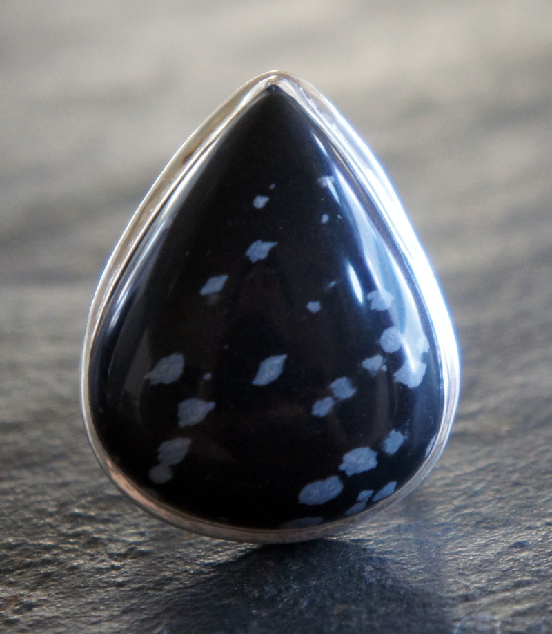 focus on foreground, cabochon, silver, still life, wood - material, white, single object, cab, glass - material, ball, no people, close-up, stone, teardrop