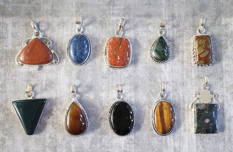 green, agate, jewel, black, lot, jewelry, brown, assorted, order, bag, bunch, semiprecious, color, still life, gemstone, in a row, gem, close-up, table