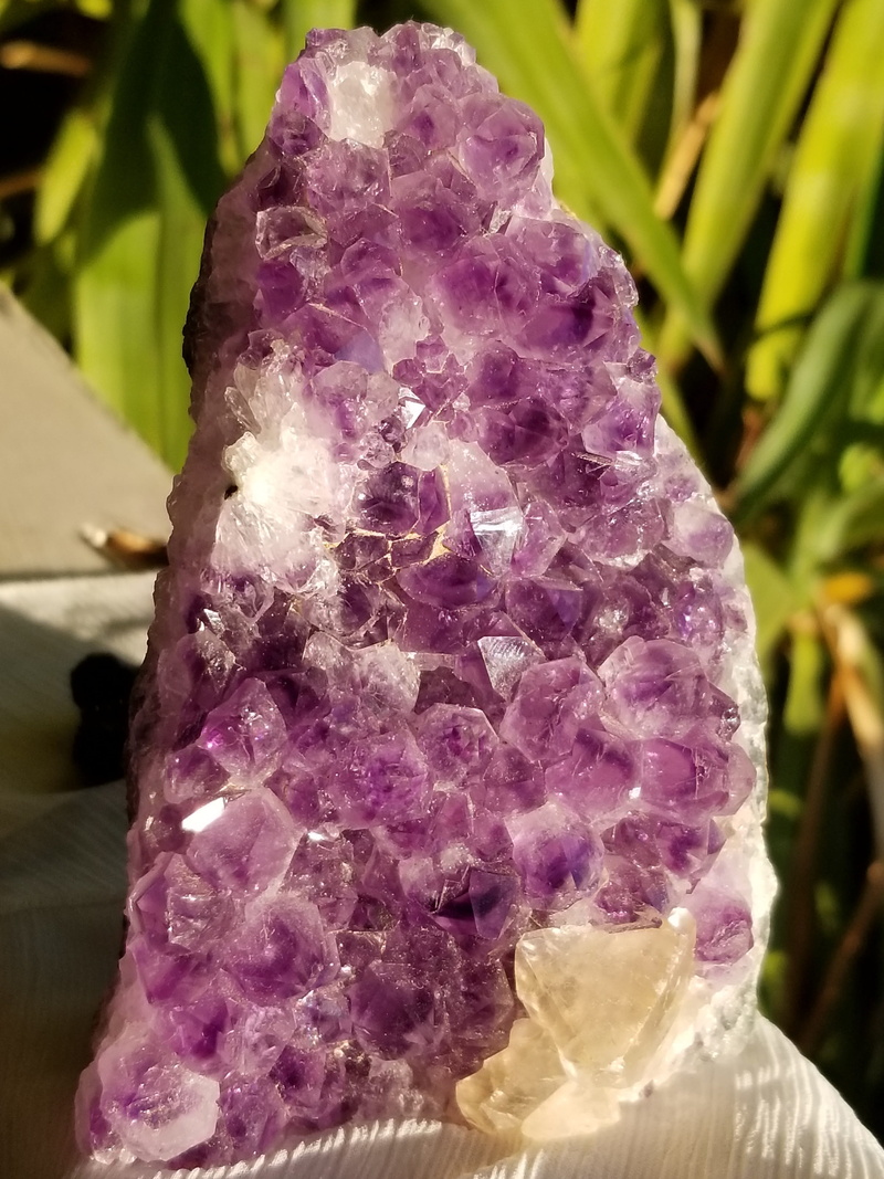 4K, wellbeing, day, focus on foreground, crown, no people, leaf, freshness, amethyst, food, healthy eating, violet, crystal, gemstone, still life, mineral
