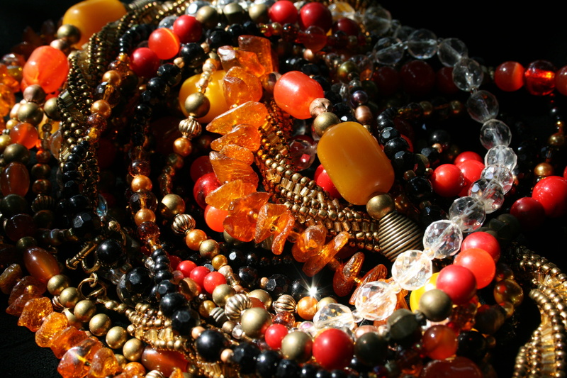 artistically strubg beads, faceted, 4K, solid amber beads, animal wildlife, close-up, luxury, glass beads, animal, crystal, abundance, natural amber, jewellery